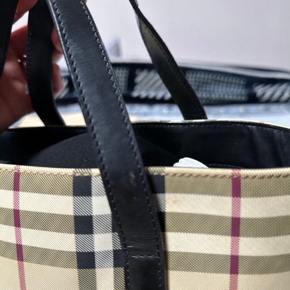 Authentic Burberry Nova check Medium Tote - Picture 9 of 10